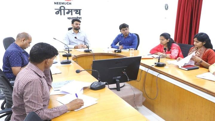सभी उपार्जन केंद्रों से उपार्जित गेहूं का तत्‍काल परिवहन कर भण्‍डारण सुनिश्चित करें-श्री चंद्रा