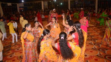 डायमं रोटरी डांडिया आयोजन – एक से बढ़कर एक गरबा नृत्य शैली ने मोह लिया दर्शकों का मन