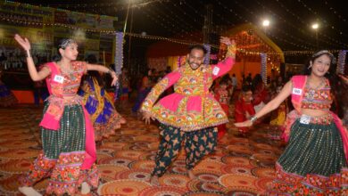 डायमंड रोटरी डांडिया पंडाल में जमकर हुआ गरबा भक्ति रास डायमंड रोटरी डांडिया पंडाल में जमकर हुआ गरबा भक्ति रास