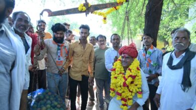 जिन रास्तों पर बीता बचपन, आज गुजरे तो हुआ गजब स्वागत, 19 गांवों में पहुंचे कांग्रेस प्रत्याशी गुर्जर के स्वागत को उमड़े ग्रामीण