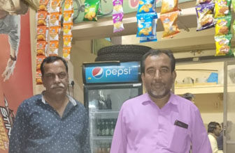 ईमानदारी की मिसाल बने नंदकिशोर पारवानी और रवि चावला, भूल से ज्यादा आई राशि पुनः लोटाई ईमानदारी की मिसाल बने नंदकिशोर पारवानी और रवि चावला, भूल से ज्यादा आई राशि पुनः लोटाई