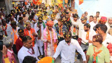 श्री सखलेचा ने किया ऐतिहासिक जनसंपर्क, उमड़ा सैलाब- घर-घर से निकले विजयी तिलक, जगह-जगह हुआ फलों से तौल श्री सखलेचा ने किया ऐतिहासिक जनसंपर्क, उमड़ा सैलाब- घर-घर से निकले विजयी तिलक, जगह-जगह हुआ फलों से तौल