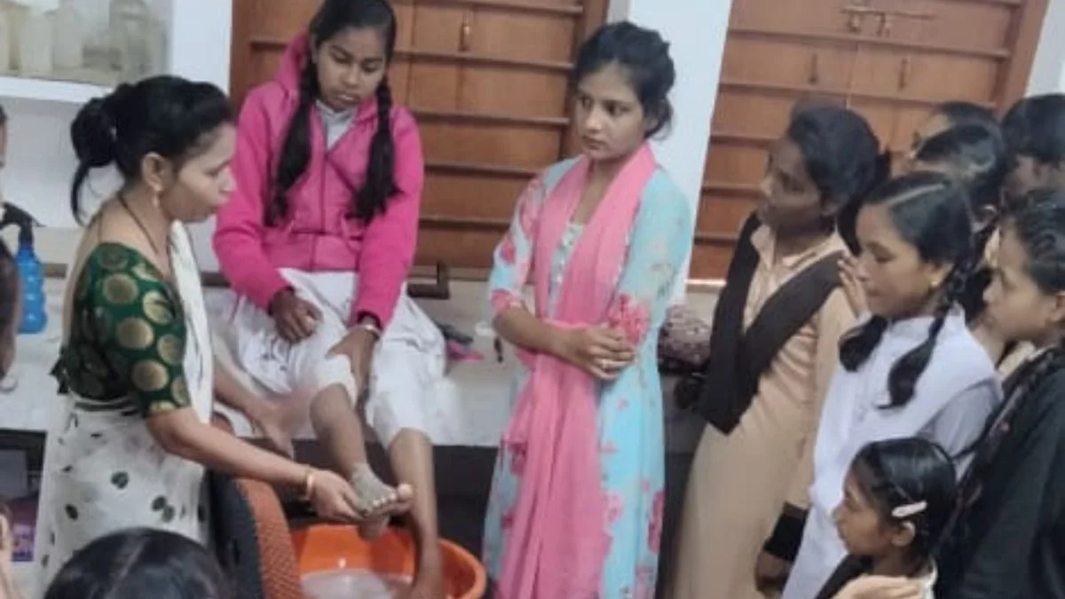 नाइंथ के छात्र-छात्राओं को आईटी एंड ब्यूटी एंड वैलनेस के विषय अंतर्गत अतिथि व्याख्यान कार्यक्रम का आयोजन किया