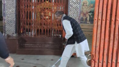 मंदिरों की साफ सफाई,  Cleaning The Temples