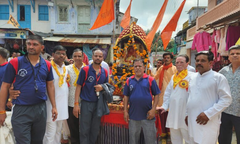 डोल ग्यारस पर्वः रामपुरा में जीनगर समाज ने निकाली धूमधाम से शोभायात्रा