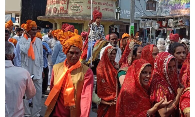 जांगिड़ सुथार समाज ने हर्षोल्लास के साथ मनाई विश्वकर्मा जयंती*  *नगर में निकाली भव्य शोभायात्रा*