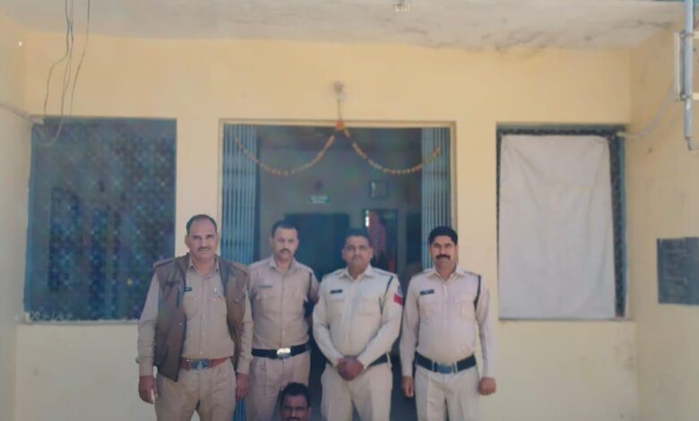 कुकडेश्वर पुलिस को मिली बड़ी सफलता ***  17 साल से फरार चल रहे अवैध मादक पदार्थ मे लिप्त स्थाई वारंटी को गिरफ्तार 