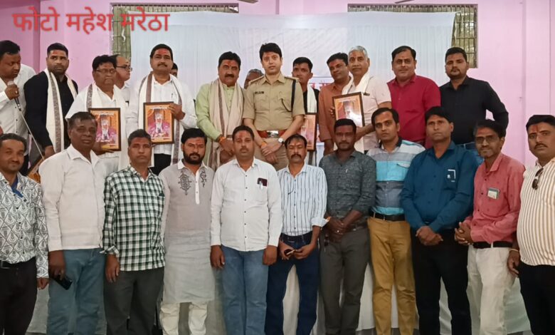 पत्रकारों ने मनाया होली मिलन समारोह पुलिस कप्तान सहित जिला अध्यक्ष हुए कार्यक्रम में सम्मिलित पत्रकारों ने मनाया होली मिलन समारोह पुलिस कप्तान सहित जिला अध्यक्ष हुए कार्यक्रम में सम्मिलित