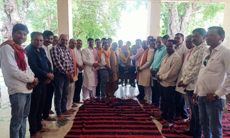नीमच मे वैष्णव बैरागी निस्वार्थ सेवा संस्थान की जिला कार्यकारिणी का हुआ गठन आंतरी माताजी के नरेन्द्र रामावत बने अध्यक्ष वही पप्पू बैरागी उपाध्यक्ष पद पर हुए मनोनीत हुए मनोनीत नीमच मे वैष्णव बैरागी निस्वार्थ सेवा संस्थान की जिला कार्यकारिणी का हुआ गठन आंतरी माताजी के नरेन्द्र रामावत बने अध्यक्ष वही पप्पू बैरागी उपाध्यक्ष पद पर हुए मनोनीत हुए मनोनीत