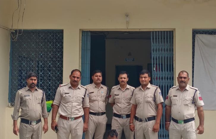 थाना प्रभारी सोरभ शर्मा की सक्रियता से अपराधियों में खोफ: रात्री को सूने घरो को निशाना बनाकर चौरी करने वाले एक आरोपी को गिरफ्तार करने में मिली सफलता थाना प्रभारी सोरभ शर्मा की सक्रियता से अपराधियों में खोफ: रात्री को सूने घरो को निशाना बनाकर चौरी करने वाले एक आरोपी को गिरफ्तार करने में मिली सफलता