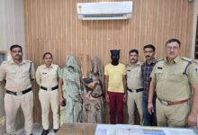 मनासा पुलिस थाने को मिली बड़ी सफलता दिनदहाड़े हुई चोरी की घटना में लिप्त आरोपियों को 20 घंटे में किया  गिरफ्तार आभूषण किए जप्त थाना प्रभारी शिव रघुवंशी को पुलिस कप्तान अंकित जायसवाल ने किया सम्मानित 