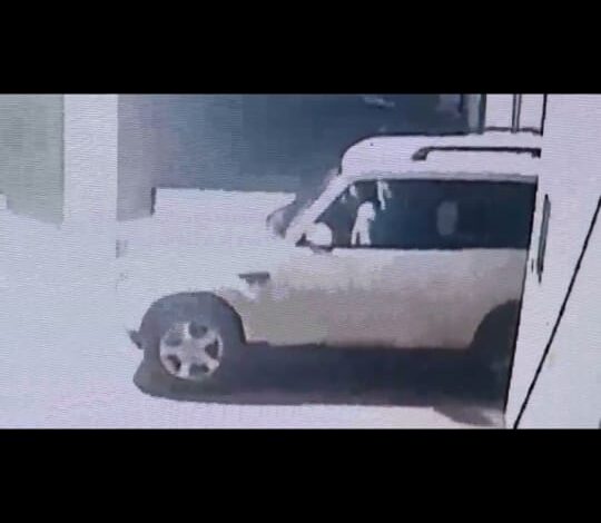 केरी गांव में एक मकान पर अंधाधुंध फायरिंग, सीसीटीवी फुटेज के आधार पर आरोपियों की पहचान और तलाश जारी केरी गांव में एक मकान पर अंधाधुंध फायरिंग, सीसीटीवी फुटेज के आधार पर आरोपियों की पहचान और तलाश जारी