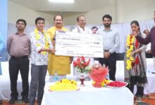 लैपटॉप के 25 हजार रुपए मिलते ही खिल उठे छात्रों के चेहरे, नीमच में मुख्यमंत्री द्वारा लैपटॉप प्रोत्साहन योजना का सीधा प्रसारण हुआ