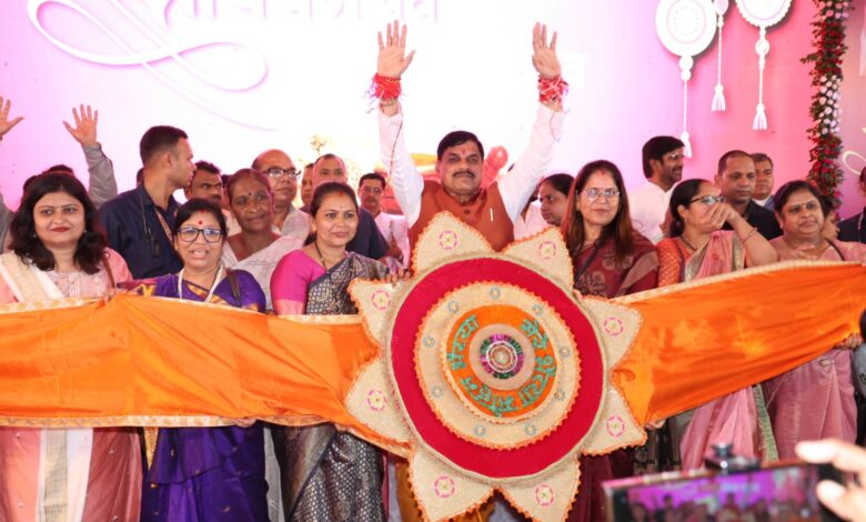 लाड़ली बहनों के आर्शिवाद से प्रदेश में विकास के सभी कार्य तेजी से हो रहे हैं लाड़ली बहनों के आर्शिवाद से प्रदेश में विकास के सभी कार्य तेजी से हो रहे हैं