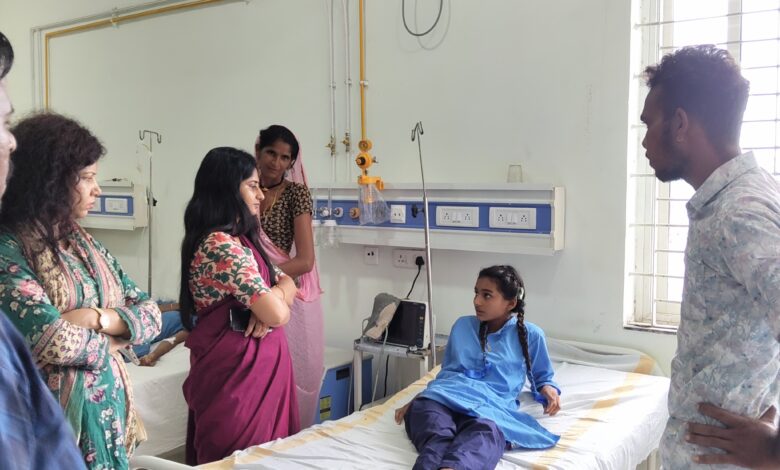 ग्राम आमद के अस्वथ्य बच्चों को मिली तत्काल उपचार सुविधा सभी 9 बच्चें अब स्वस्थ्य है एसडीएम ने मनासा अस्पताल पहुंचकर बच्चों की उपचार व्यवस्था का लिया जायजा ग्राम आमद के अस्वथ्य बच्चों को मिली तत्काल उपचार सुविधा सभी 9 बच्चें अब स्वस्थ्य है एसडीएम ने मनासा अस्पताल पहुंचकर बच्चों की उपचार व्यवस्था का लिया जायजा