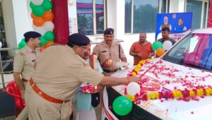 डायल 100 अब भूल जाओ पुलिस बुलाने के लिए 112 पर काल लगाओ नीमच जिला मुख्यालय से लांच हुई 112 डायल सेवा , पुजा अर्चना के बाद आइजी और एसपी ने दी हरी झंडी...*