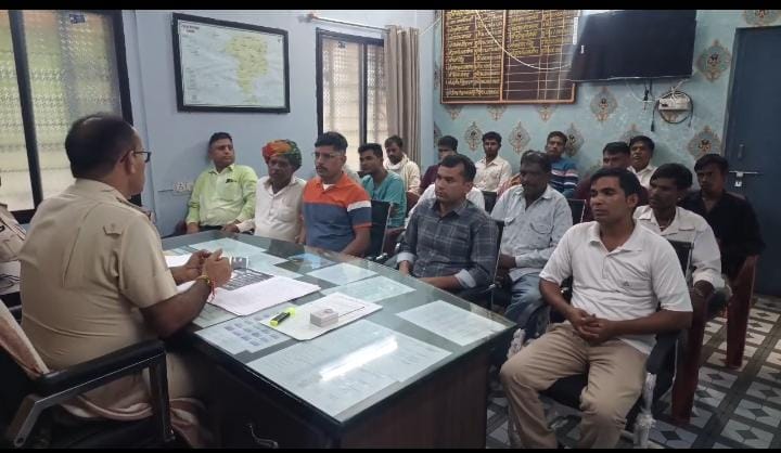 अरनोद थाना परिसर में सीएलजी बैठक का आयोजन अरनोद थाना परिसर में सीएलजी बैठक का आयोजन