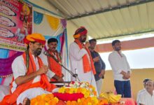 ग्रामभदाना में पूर्णाहुति के साथ नो दिवसीय  राम कथा का समापन: पूर्णाहुति के अवसर पर क्षेत्रीय विधायक अनिरुद्ध माधव मारु ने की व्यास पीठ की पूजा*