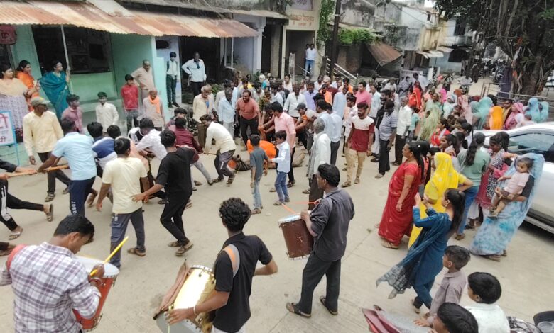 वर्षा की कामना को लेकर सनातन परंपरा: घास भेरुजी निकले नगर भ्रमण पर वर्षा की कामना को लेकर सनातन परंपरा: घास भेरुजी निकले नगर भ्रमण पर
