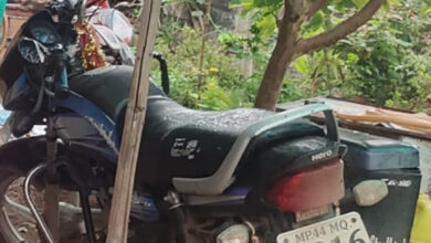 भगवान के घर के बाहर चोरी : बालाजी महाराज के दर्शन करने आए भक्त की मोटरसाइकिल पर चोरों ने किया हाथ साफ