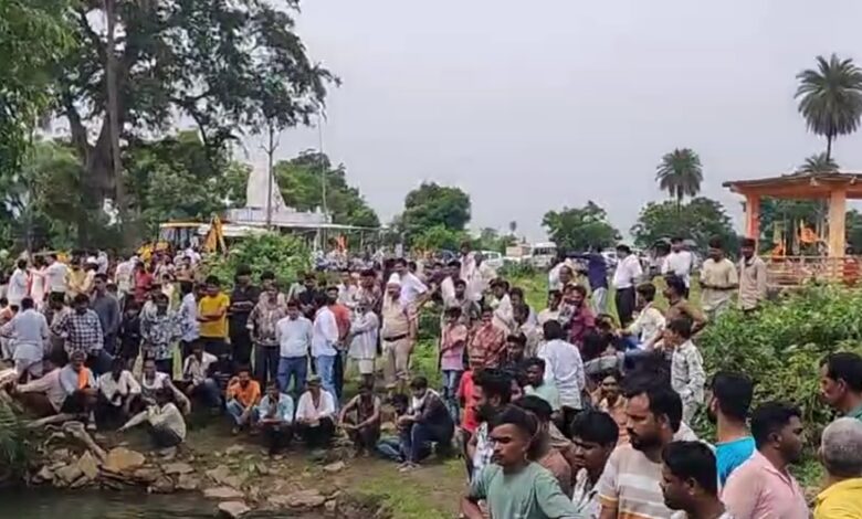सावन की मस्ती : नदी में डूबा 15 वर्षीय गौरव, रेस्क्यू ऑपरेशन जारी सावन की मस्ती : नदी में डूबा 15 वर्षीय गौरव, रेस्क्यू ऑपरेशन जारी