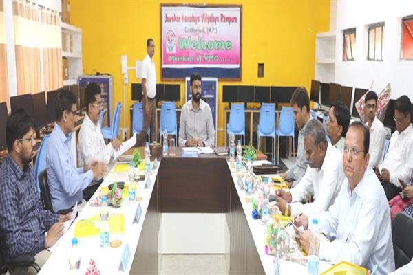 नवोदय विद्यालय के सभी विद्यार्थियों का परीक्षा परिणाम 85 प्रतिशत से अधिक लाने पर विशेष ध्यान दें- श्री चंद्रा कलेक्टर की अध्यक्षता में नवोदय रामपुरा की प्रबंधन समिति की बैठक सम्पन्न नवोदय विद्यालय के सभी विद्यार्थियों का परीक्षा परिणाम 85 प्रतिशत से अधिक लाने पर विशेष ध्यान दें- श्री चंद्रा कलेक्टर की अध्यक्षता में नवोदय रामपुरा की प्रबंधन समिति की बैठक सम्पन्न