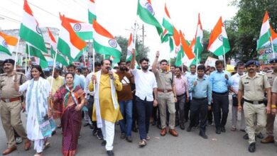नीमच में जिला प्रशासन ने निकाली भव्‍य तिरंगा यात्रा