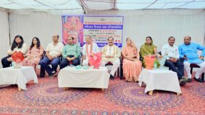 धानुका परिवार के द्वारा लगवाया गया सोलर पैनल से जगमग होगा महामाया का दरबार