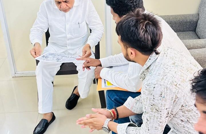 उपमुख्यमंत्री जगदीश देवड़ा से गौसेवक प्रतिनिधिमंडल ने की शिष्टाचार भेंट उपमुख्यमंत्री जगदीश देवड़ा से गौसेवक प्रतिनिधिमंडल ने की शिष्टाचार भेंट