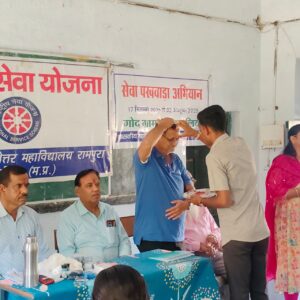 सेवा पखवाड़ा अभियान अंतर्गत शासकीय महाविद्यालय रामपुरा में निःशुल्क स्वास्थ्य परीक्षण शिविर आयोजित*