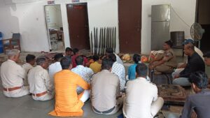 विजयदशमी के अवसर पर हुआ शस्त्र पूजन का आयोजन: थाना प्रभारी ने वैदिक मन्त्रोंचार के साथ किया पूजन