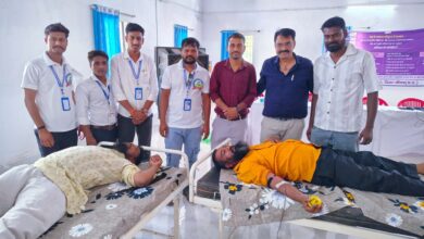 एक रक्तदान यूनिट 3 लोगों की जान बचाता है।। रक्तदान शिविर में संस्था बी.आर. फाउण्डेशन द्वारा रक्तवीरों का किया सम्मान।। एक रक्तदान यूनिट 3 लोगों की जान बचाता है।। रक्तदान शिविर में संस्था बी.आर. फाउण्डेशन द्वारा रक्तवीरों का किया सम्मान।।