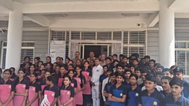 निजी स्कूल के विद्यार्थियों ने किया रतनगढ़ थाना भ्रमण, थाना प्रभारी ने दी पुलिस कार्यप्रणाली की जानकारी