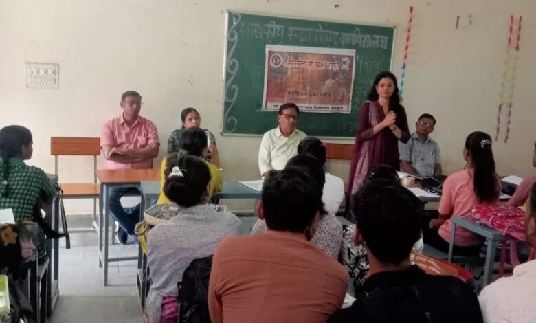 रामपुरा महाविद्यालय में विश्व मानसिक स्वास्थ्य दिवस हर्षोल्लास के साथ मनाया गया रामपुरा महाविद्यालय में विश्व मानसिक स्वास्थ्य दिवस हर्षोल्लास के साथ मनाया गया