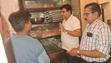 रामपुरा में खाद्य एवं औषधि प्रशासन की कार्यवाही स्याही लगे कागज (अखबार) में खाद्य विक्रय,भंडारण नहीं करने के निर्देश दिए खाद्य पदार्थों के16 नमूने लिए रामपुरा में खाद्य एवं औषधि प्रशासन की कार्यवाही स्याही लगे कागज (अखबार) में खाद्य विक्रय,भंडारण नहीं करने के निर्देश दिए खाद्य पदार्थों के16 नमूने लिए
