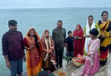 उदय होते सूर्य को अर्घ्य देकर हुआ चार दिवसीय छठ पर्व का समापन