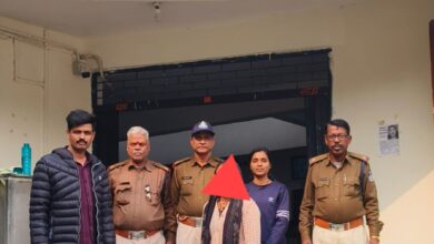 पुलिस थाना रामपुरा को मिली बडी सफलता “” ऑपरेशन मुस्कान के अंतर्गत थाना रामपुरा पुलिस द्वारा विगत 05 माह से लापता एक गुमशुदा महिला को अपने परिवार से मिलाया।