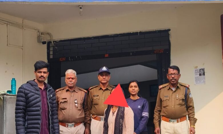 पुलिस थाना रामपुरा को मिली बडी सफलता “” ऑपरेशन मुस्कान के अंतर्गत थाना रामपुरा पुलिस द्वारा विगत 05 माह से लापता एक गुमशुदा महिला को अपने परिवार से मिलाया। पुलिस थाना रामपुरा को मिली बडी सफलता “” ऑपरेशन मुस्कान के अंतर्गत थाना रामपुरा पुलिस द्वारा विगत 05 माह से लापता एक गुमशुदा महिला को अपने परिवार से मिलाया।