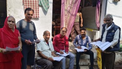 बीएलओ घर-घर जाकर मतदाता सूची सुधार रहे:4 दिसंबर तक चलेगा एसआईआर फॉर्म वितरण अभियान