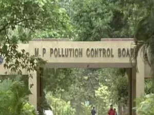 ज़ीरो लिक्विड डिस्चार्ज सिस्टम की बाते सिर्फ कागजों तक सीमित,  जमुनिया कला में धानुका प्लांट से बढ़ता प्रदूषण, किसानों की फसल और कुएँ का पानी दूषित, ग्रामीणों का गंभीर आरोप