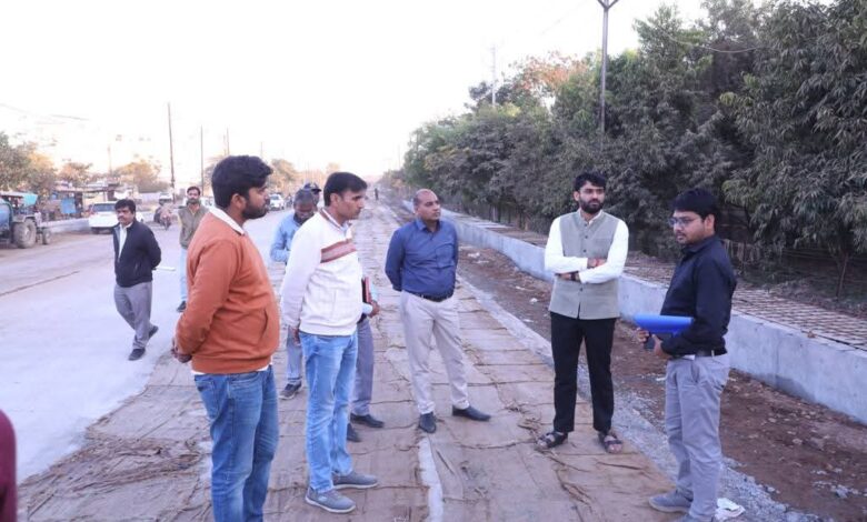 कलेक्‍टर हिमांशु चंद्रा ने किया निर्माणाधीन भाटखेड़ा-डूंगलावदा फोरलेन सड़क निर्माण कार्य का निरीक्षण