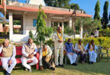 राष्ट्रीय पेंशनर्स दिवस पर वरिष्ठ पेंशनरों का सम्मान किया गया।