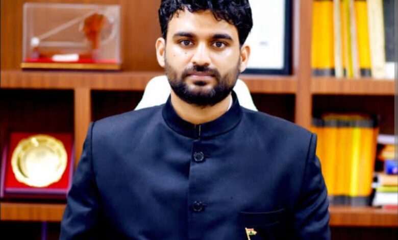 कलेक्टर द्वारा बिसलवास सोनगरा के पीडित परिवार को रेडक्रास से 25 हजार रूपये की आर्थिक सहायता स्वीकृत कलेक्टर द्वारा बिसलवास सोनगरा के पीडित परिवार को रेडक्रास से 25 हजार रूपये की आर्थिक सहायता स्वीकृत