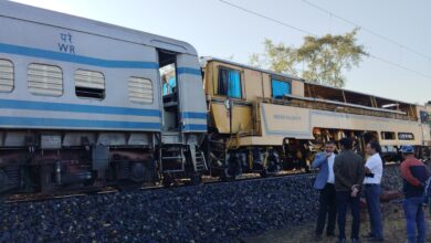 नीमच में रेल हादसा: ट्रैक मशीन को टावर वेगन ने मारी टक्कर, बड़ा हादसा टला