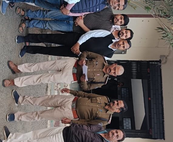 सोना चांदी के भाव में बढ़ोतरी को लेकर प्रतिदिन हो रहे नगर में विवाद व्यापारी मंडल में सोपा ज्ञापन