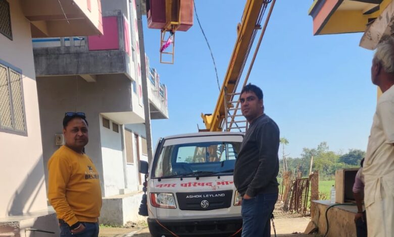 वार्ड पार्षद ने त्वरित सक्रियता से लगवाई लाईटें