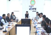 जिले के सभी छूटे हुए 410 आंगनवाड़ी परिसरों और सभी शाला भवनों में नल कनेक्‍शन उपलब्‍ध कराए-श्री चंद्रा