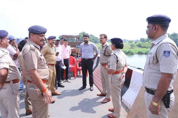 कलेक्टर एवं एसपी ने किया गणेश प्रतिमा विसर्जन स्थलों का निरीक्षण