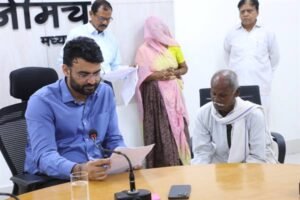 जनसुनवाई में कलेक्टर ने सुनी 71 आवेदकों की समस्याएं