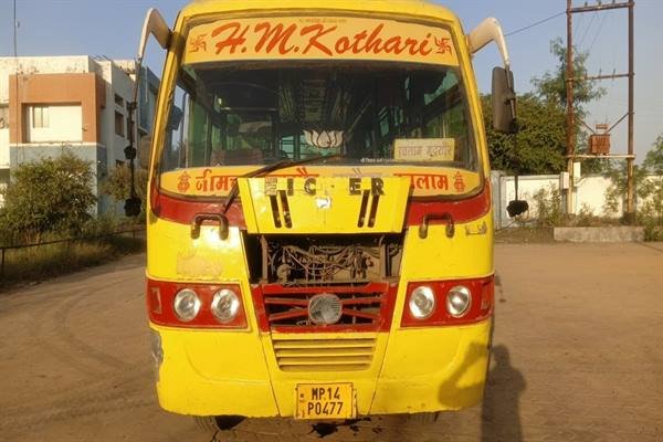 यात्री बसों की जांच में 4 बसें जब्त, ₹20 हजार शमन शुल्क वसूला